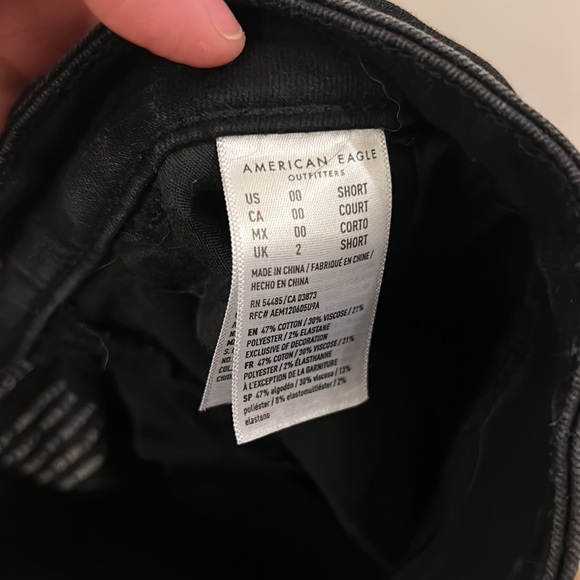 American Eagle Women’s Jeans Black/Distressed Size 00 Short - Picture 8 of 8